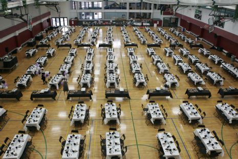 1100 seats set for dinner!